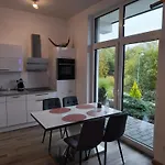 Moderne Ferienwohnung In Mit Fitnessgeraete 公寓