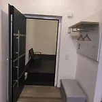 Moderne In Mit Fitnessgeraete Lejlighed *