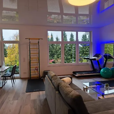 Moderne Ferienwohnung In Mit Fitnessgeraete *