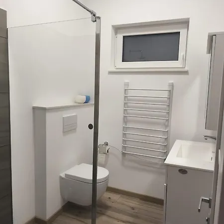 Apartment Moderne In Mit Fitnessgeraete