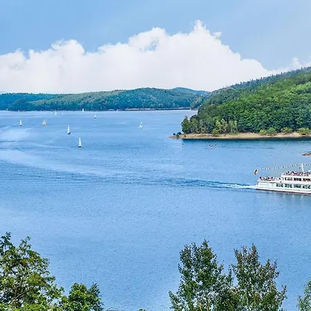 Moderne In Ruhiger Lage Mit Fitnessgeraete Fuer Ihr Workout Zu Hause Daire *