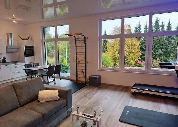 Moderne Ferienwohnung In Mit Fitnessgeraete *