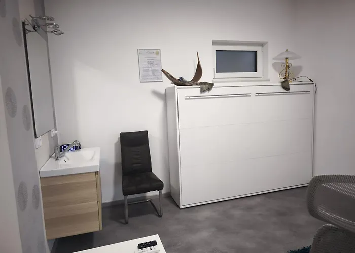 Moderne Ferienwohnung In Mit Fitnessgeraete Appartement *